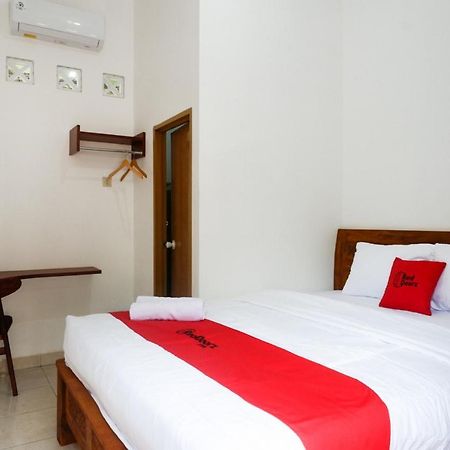 Reddoorz Syariah Near Exit Tol Krapyak Semarang Hotel Exterior photo